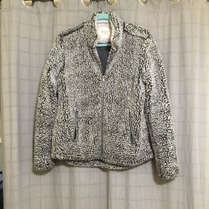 Incredibly soft plush jacket🌬